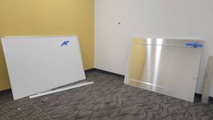lot 45039 image: Lot of 4 White Boards