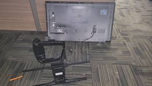 lot 45096 image: LH48DBE 48in Samsung TV W a Heavy Duty Wall-Mount