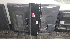 lot 45093 image: Sony 55in LCD TV W a Wall-Mount