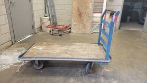 lot 45101 image: Heavy Duty Utility Cart