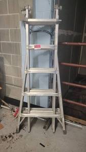 lot 37159 image: Heavy Duty Keller 5ft Ladder