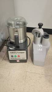 lot 44553 image: Commerical Robot Coupe R301 Sice Ultra 3 12 Quart
