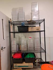 lot 44583 image: CONTENTS OF METRO RACK - rack not included