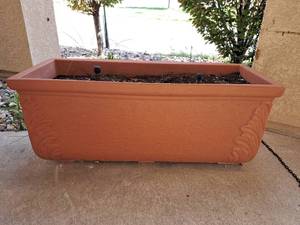 lot 44600 image: Flower Pot - Hard Plastic