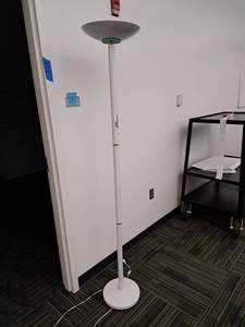 lot 49431 image: Floor Lamp
