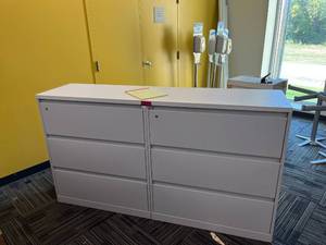 lot 22688 image: Steelcase 6-Drawer Filing Cabinet