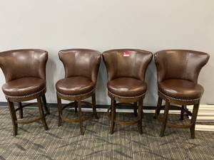 lot 22690 image: 4 Leather Bar Stools