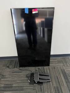 lot 22699 image: 48in Insignia LCD TV