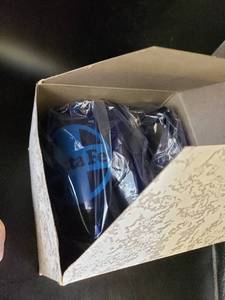 lot 1642 image: blue Santa Fe cup NIB