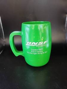 lot 1643 image: Green BNSF Coffee cup