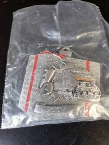 lot 1650 image: 2007 BNSF Christmas ornament factory sealed