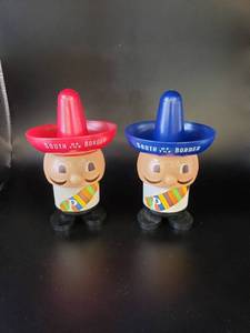 lot 1709 image: South of the Border SP shakers