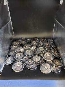 lot 1729 image: lot of 1998 BNSF Employee Appreciation buttons