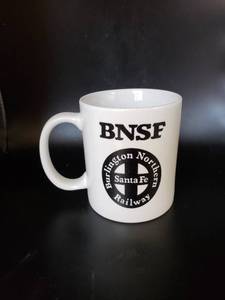 lot 1737 image: BNSF coffee cup