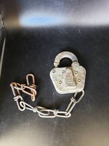 lot 1744 image: old Keline lock