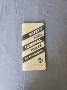 lot 1811 image: 1988 Santa Fe safety rules book