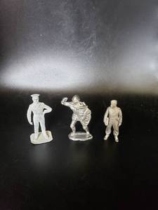 lot 1837 image: lot of metal men
