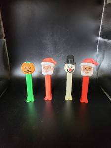 lot 1841 image: lot of 4 old PEZ dispensers