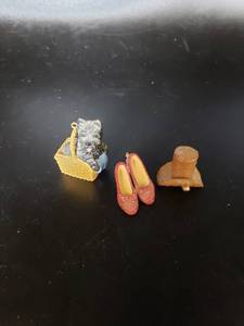lot 1850 image: Wizard of Oz miniatures