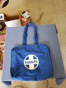 lot 1909 image: Santa Fe tote