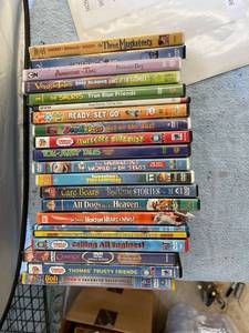 lot 3019 image: lot of kids DVDs