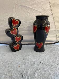 lot 3020 image: black heart decor