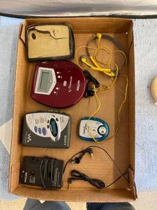 lot 3023 image: lot old music players