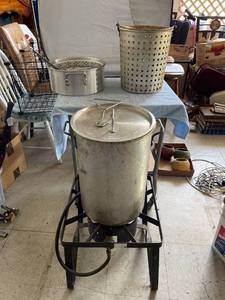 lot 3024 image: outdoor fryer setup