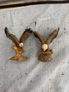 lot 3029 image: 2 eagle statues