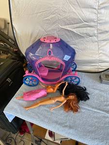 lot 3035 image: Barbie lot