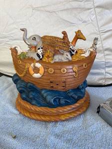 lot 3046 image: 1973 Atlantic musical Noah��s ark