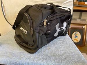 lot 3062 image: BNSF under armor bag appears unused