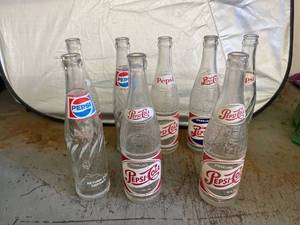 lot 3063 image: vintage Pepsi bottles