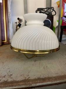 lot 3073 image: milk glass lamp shade