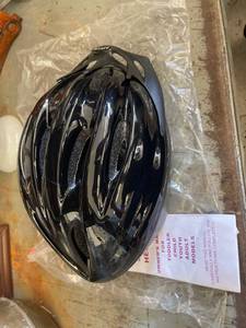 lot 3077 image: NEW airius bike helmet smallmedium