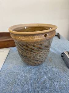 lot 3099 image: hanging flower pot