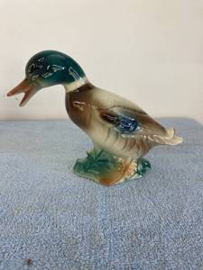 lot 3101 image: vintage ceramic duck