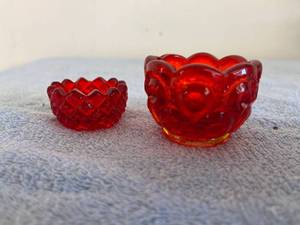 lot 3105 image: red glass