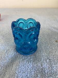 lot 3106 image: blue toothpick holder