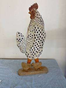lot 3120 image: hand carved chicken with moving tail