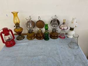lot 3154 image: oil lamp lot