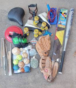 lot 5024 image: Toys