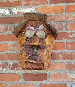 lot 5027 image: Wood Bird House - 12 x 15
