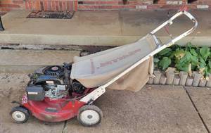 lot 4008 image: Snapper 21 Self Propelled Push Mower and Newer Mower 173CC Model 21500PC (Tested Starts Right Up) - New Engine has less than 3 hours on it