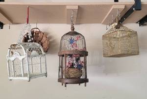 lot 4011 image: Bird Cages and Basket