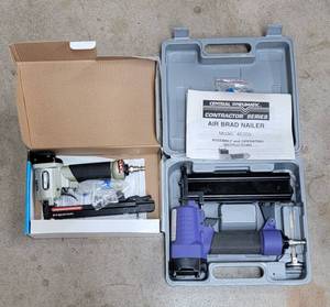 lot 4040 image: Pneumatic Stapler Narrow Crown 14 thru 916 and Central Pneumatic Air Brad Nailer