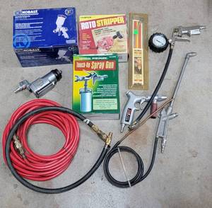 lot 4043 image: Kobalt Large Gravity Feed Spray Gun - Roto Stripper - Touch Up Spray Gun - Pneumatic Tools and Hoses