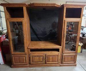 lot 4047 image: 4 Piece Entertainment Center - Wooden