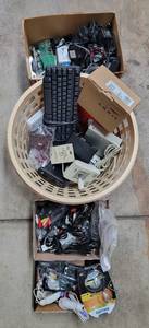 lot 4049 image: Electronics Accessories