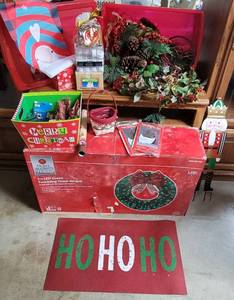 lot 4051 image: Christmas Decor - Includes 1 Tote, 3D LED Twinkling Wreath, Rug, Floral and Much More